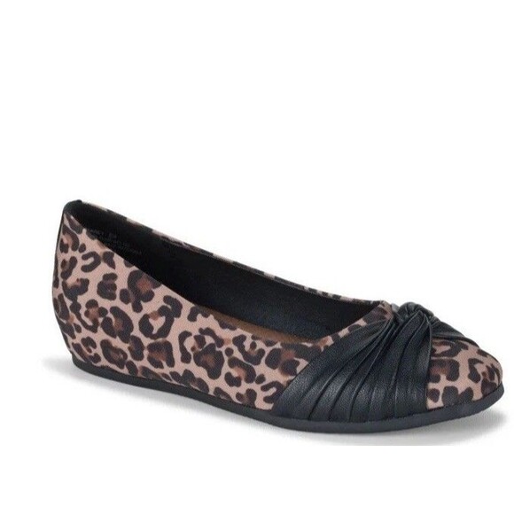 Baretraps Chainey Casual Leopard Flats - Picture 5 of 10